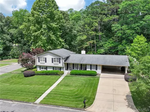 5502 Jasmine Pointe Dr, Northport, AL 35473