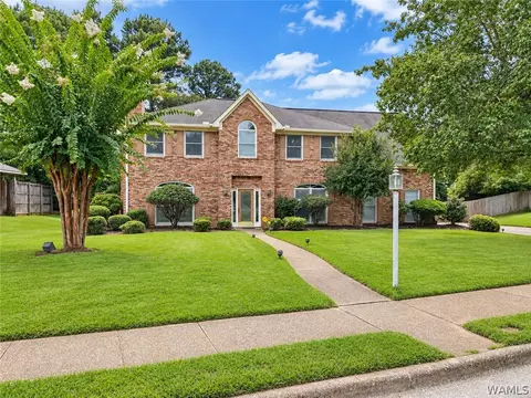 1911 Brandonwood Rd, Tuscaloosa, AL 35406