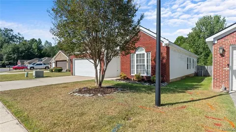 4608 Smithfield Dr, Northport, AL 35473