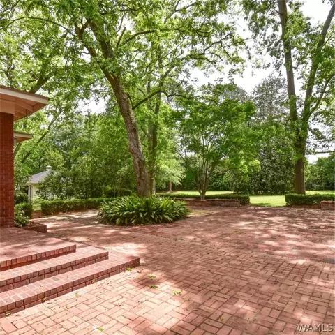 1611 Dearing Pl, Tuscaloosa, AL 35401
