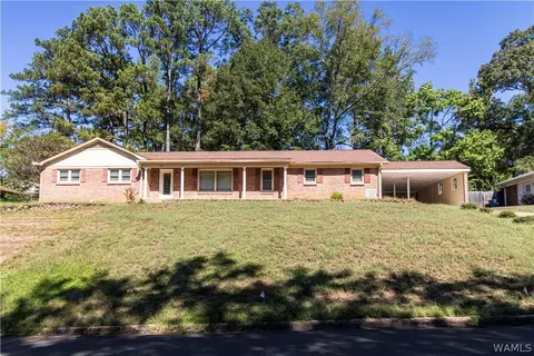 704 Greystone St, Northport, AL 35473
