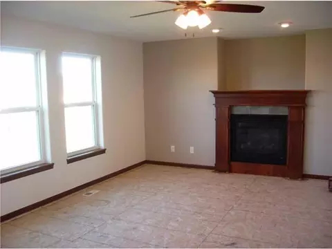 2090 Fieldcrest Ln, Ely, IA 52227 photo 5