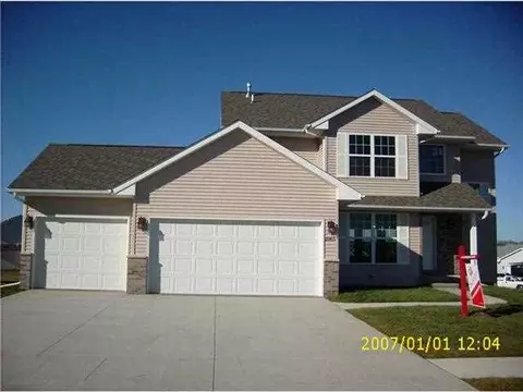 2090 Fieldcrest Ln, Ely, IA 52227 photo 1