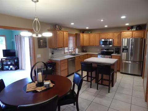 1945 Southbrook Dr, Ely, IA 52227 photo 4