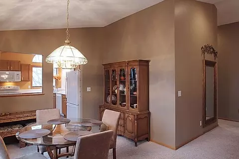 825 E Post Rd SE, Cedar Rapids, IA 52403 photo 5