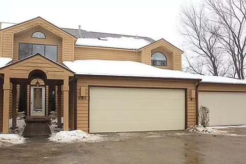 825 E Post Rd SE, Cedar Rapids, IA 52403 photo 1