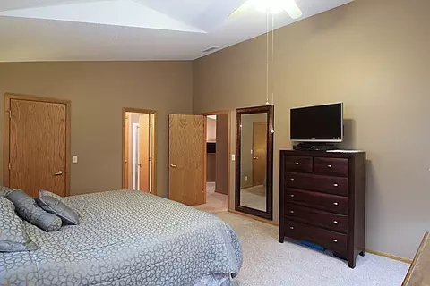 825 E Post Rd SE, Cedar Rapids, IA 52403 photo 19