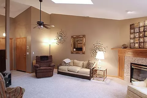 825 E Post Rd SE, Cedar Rapids, IA 52403 photo 8