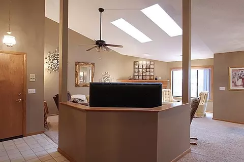 825 E Post Rd SE, Cedar Rapids, IA 52403 photo 9