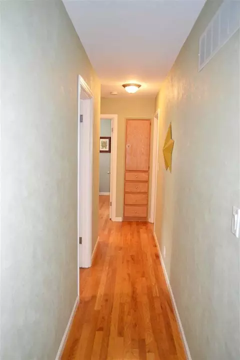 3105 G Ave NE, Cedar Rapids, IA 52402 photo 10