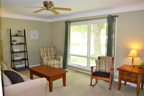 3105 G Ave NE, Cedar Rapids, IA 52402 photo 4