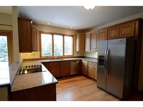 4829 Millbrook Ct NE, Cedar Rapids, IA 52411 photo 2