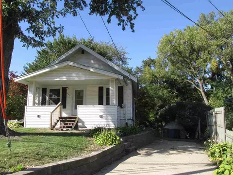 2332 Coldstream Ave NE, Cedar Rapids, IA 52402 photo 1