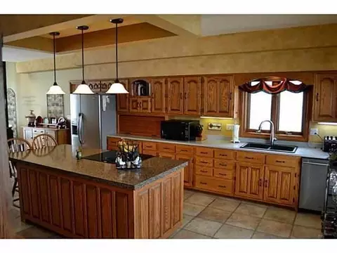 2397 E Wright Brothers Blvd, Cedar Rapids, IA 52404 photo 2