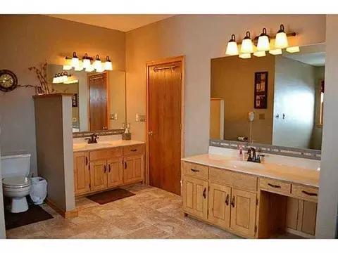 2397 E Wright Brothers Blvd, Cedar Rapids, IA 52404 photo 9