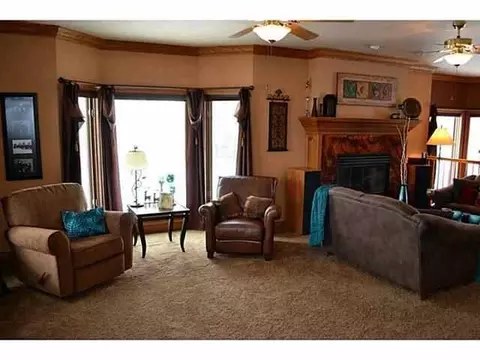2397 E Wright Brothers Blvd, Cedar Rapids, IA 52404 photo 6