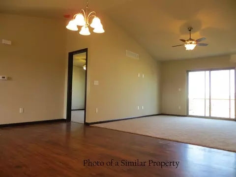 208 Will Dr, Solon, IA 52333 photo 3