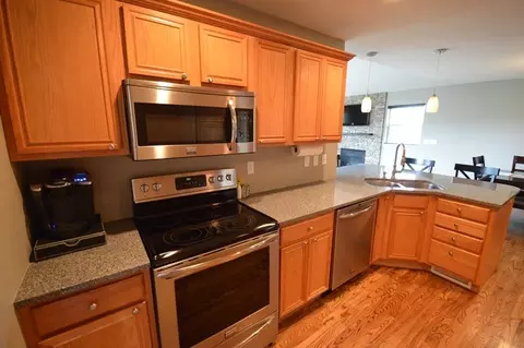 5913 Spring View Ct NE, Cedar Rapids, IA 52411 photo 6