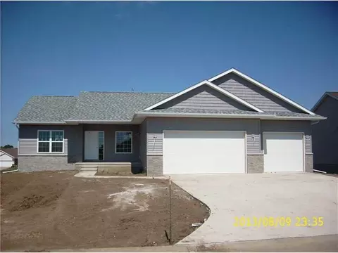 3045 Ridgeview Dr, Ely, IA 52227 photo 1