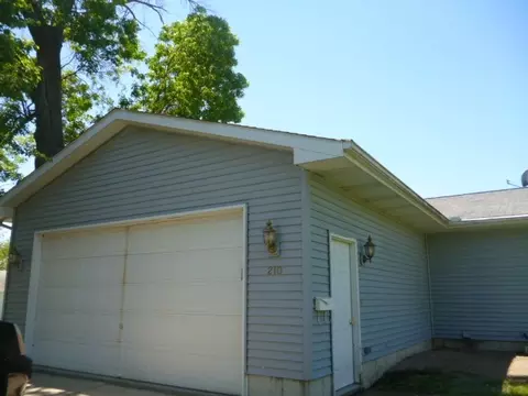 210 E 1st St, Tipton, IA 52772 photo 7