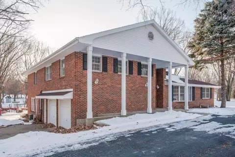 4501 Deer View Rd, Cedar Rapids, IA 52411 photo 2