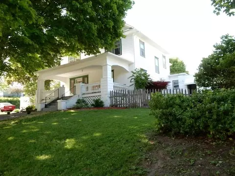 111 E 3rd St, Riverside, IA 52327 photo 1