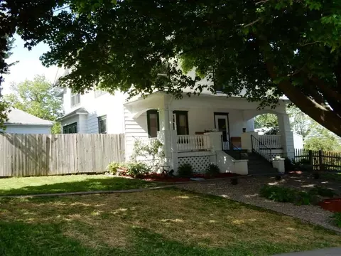 111 E 3rd St, Riverside, IA 52327 photo 3