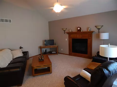 1135 Glendale Ln, Ely, IA 52227 photo 5