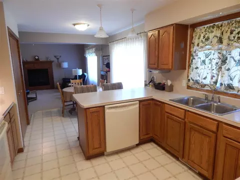 1135 Glendale Ln, Ely, IA 52227 photo 7