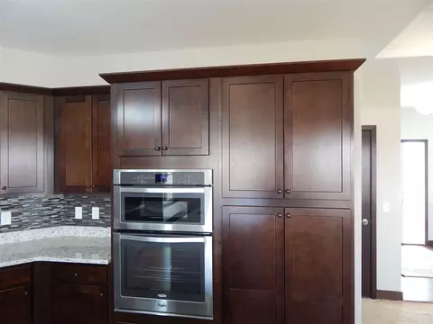 2065 Fieldcrest Ln, Ely, IA 52227 photo 6