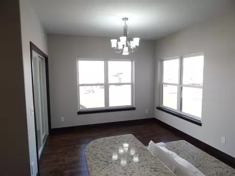 2065 Fieldcrest Ln, Ely, IA 52227 photo 4