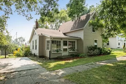 160 E 3rd St, Riverside, IA 52327 photo 1