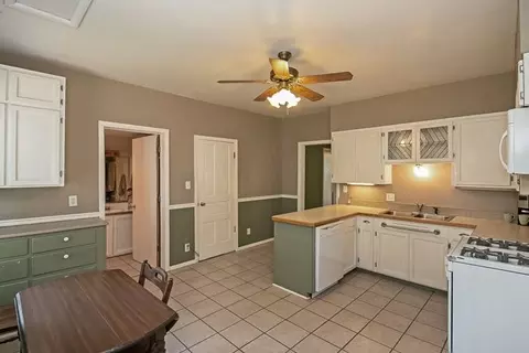 160 E 3rd St, Riverside, IA 52327 photo 17