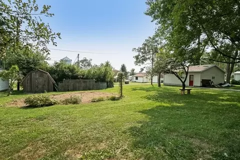 160 E 3rd St, Riverside, IA 52327 photo 5