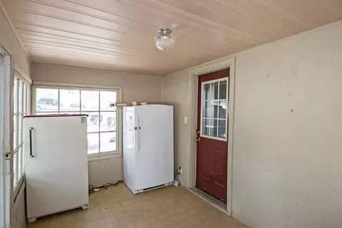 160 E 3rd St, Riverside, IA 52327 photo 14