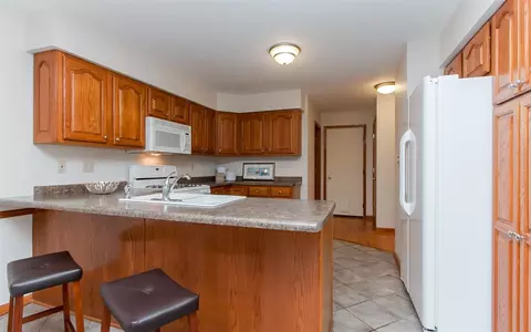 3227 Riverpointe Cir NE, Cedar Rapids, IA 52411 photo 5
