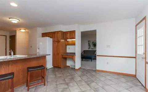 3227 Riverpointe Cir NE, Cedar Rapids, IA 52411 photo 8