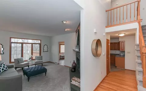 3227 Riverpointe Cir NE, Cedar Rapids, IA 52411 photo 1