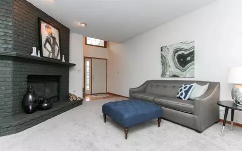 3227 Riverpointe Cir NE, Cedar Rapids, IA 52411 photo 3