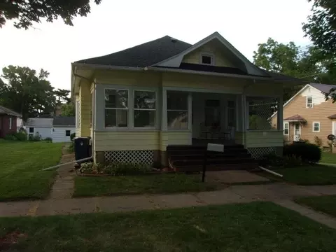 404 E 4th St, Tipton, IA 52772 photo 4