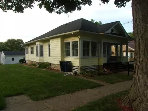 404 E 4th St, Tipton, IA 52772 photo 1
