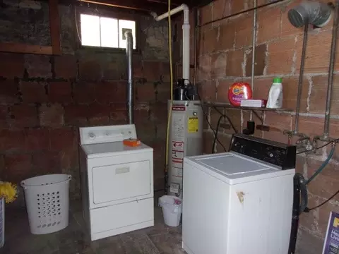 404 E 4th St, Tipton, IA 52772 photo 23