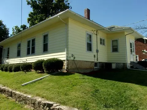 404 E 4th St, Tipton, IA 52772 photo 5