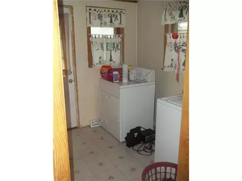 435 Willow St, Bennett, IA 52721 photo 9
