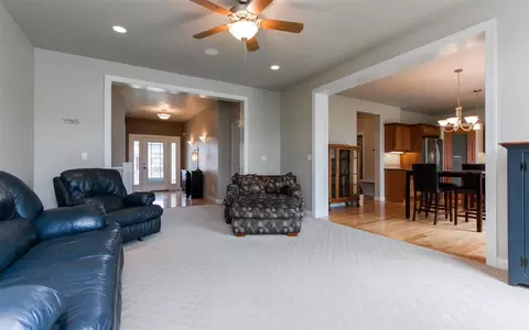 2830 Twinleaf Rd, Robins, IA 52328 photo 5