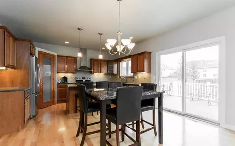 2830 Twinleaf Rd, Robins, IA 52328 photo 6