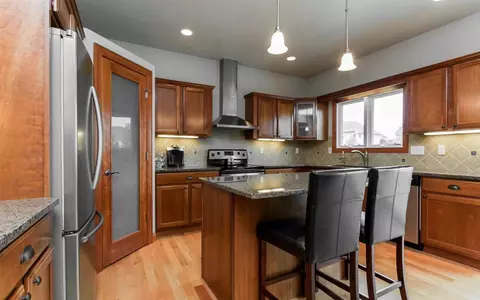 2830 Twinleaf Rd, Robins, IA 52328 photo 8