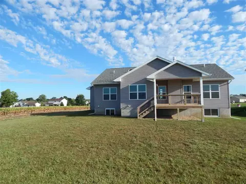 3005 Ridgeview Dr, Ely, IA 52227 photo 2