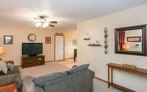 1520 North Dr, Ely, IA 52227 photo 5