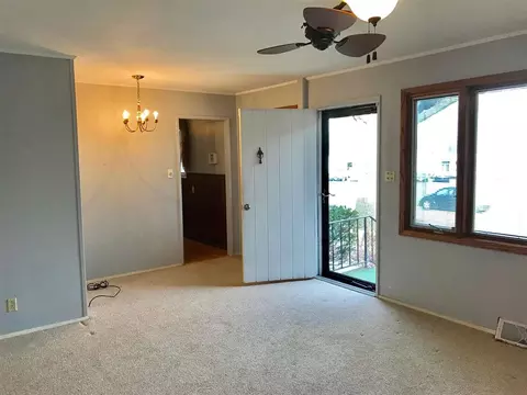 4722 E Avenue NE, Cedar Rapids, IA 52402 photo 6